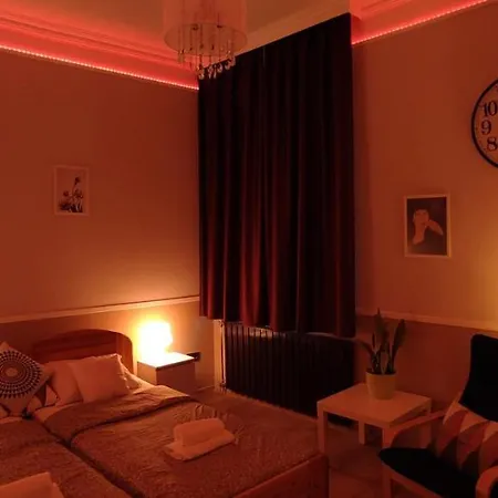 Center Apartment *
